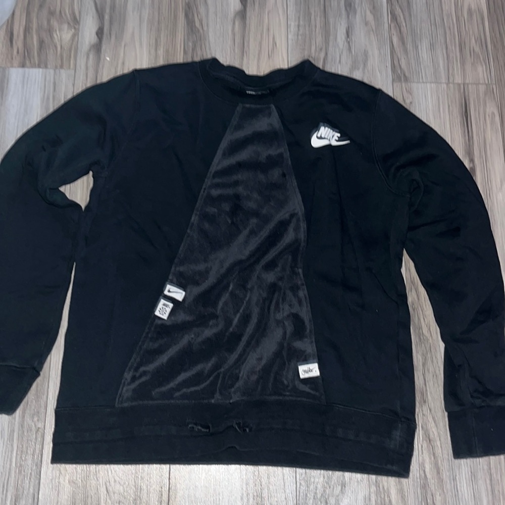 black nike jacket,velcro,comfy,used